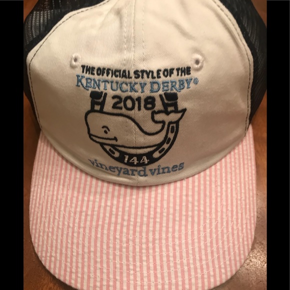 Vineyard Vines Accessories - Limited Edition Vineyard Vine baseball cap!